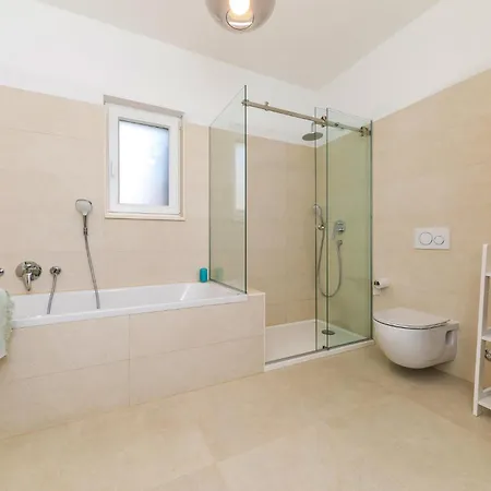 Lovely In Ferienhaus