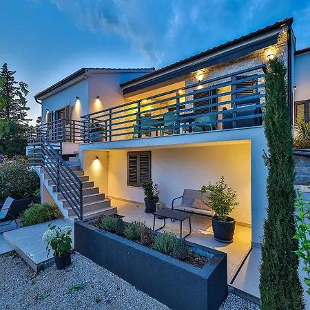 Lovely In Vikendica *