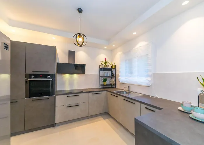 Lovely In Vakantiehuis Šibenik